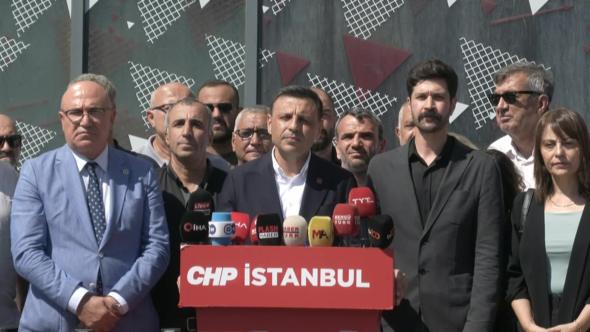 Özgür Çelik’e dayanışma ziyaretleri: Karar barışa yönelik hamle niteliğinde